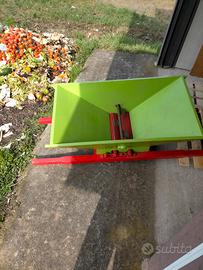 Vecchia macchina per pigiare l uva 