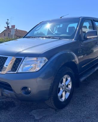 Nissan Navara 2.5 dCi 190CV 4 porte Double Cab LE 