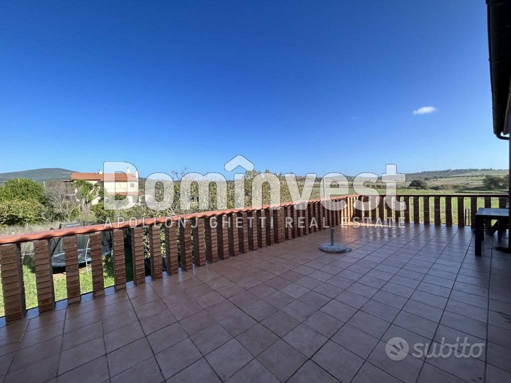 Rustico / Casale di 301 m² con più di 5 locali a C - Vista 4