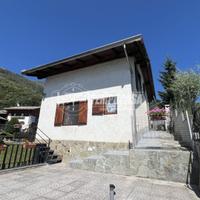 Casa indipendente a Frassinetto 5 locali