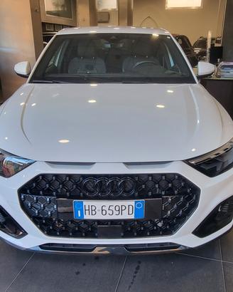 Audi A1 allstreet 30 TFSI Identity Contrast