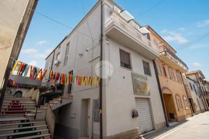 4 LOCALI A ATRI