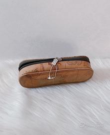 Astuccio firmato Alviero Martini 
