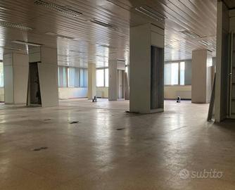 Immobile di 400 m² con 3 locali a Prato
