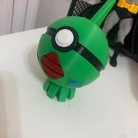 Pokeball Larvitar