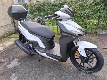 KYMCO AGILITY 125cc S WHITE CON BAULETTO