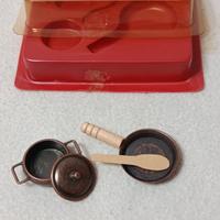Pentole di metallo in miniatura 
