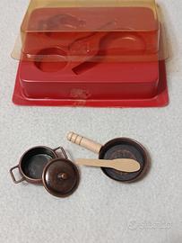 Pentole di metallo in miniatura 