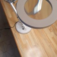 Lampada con lente d'ingrandimento perfetta