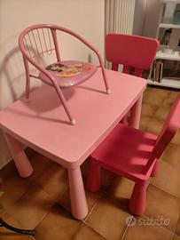 tavolo giochi più sedie