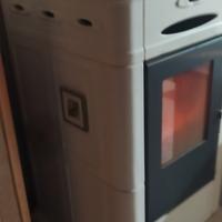 stufa pellet in maiolica