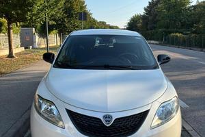 Lancia Ypsilon - neopatentati