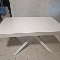 Tavolo da salone