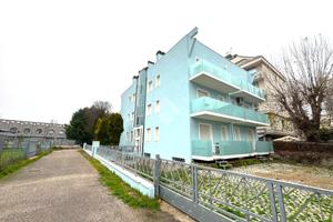 3 LOCALI A CATTOLICA