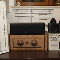 Wharfedale Modus Micro con supporti a colonna