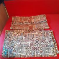 2 pezze grandi di stoffa