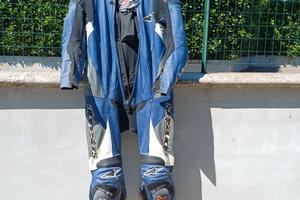 Tuta stivali guanti paraschiena