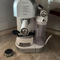 Macchina da caffè cecotec con montalatte integrato