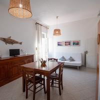 Follonica 50 m mare piano terra comodissimo