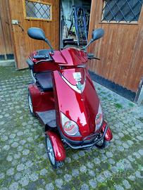 Carrozzonina elettrica per anziani semi nuovo