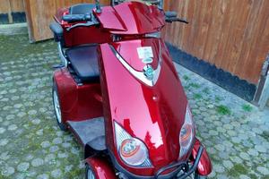 Carrozzonina elettrica per anziani semi nuovo