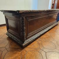 cassapanca '700. Urgenza