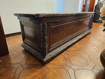 cassapanca '700. Urgenza