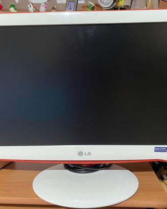 LG 22”