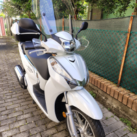 Sh 300 abs anno 2016 19.000 km