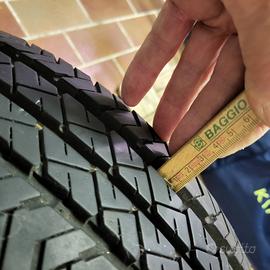 Gomma usata molto  poco misure 165/70 R15c