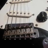 CHITARRA ELETTRICA SQUIRE BULLET. 87