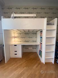 Letto a soppalco IKEA STUVA / SMÅSTAD con scrivani
