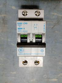 INTERRUTTORE MAGNETOTERMICO