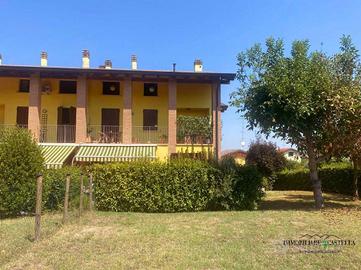 Casa indipendente di 220 m² con 4 locali e box aut