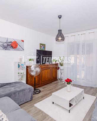 LUMINOSO BILOCALE CON BOX E CANTINA