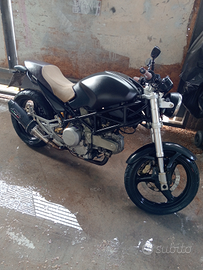 Ducati Monster restaurata 400