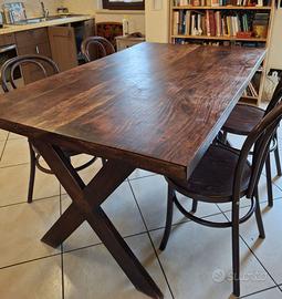 Tavolo in legno massello