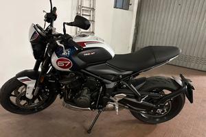 Triumph Trident 660 triple tribute
