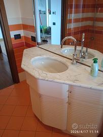 Mobile bagno ripiano in marmo e specchio