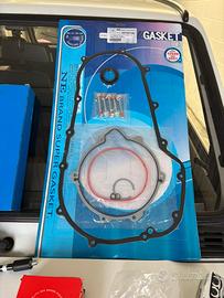 Vendono come da foto ricambi perché moto