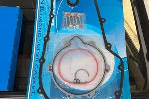 Vendono come da foto ricambi perché moto