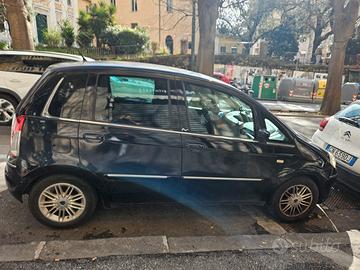 lancia musa 1300 multijet diesel.