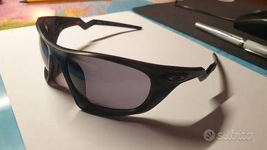 Oakley Custom Lateralis