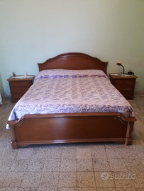 Camera da letto matrimoniale antica e completa