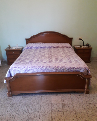Camera da letto matrimoniale antica e completa