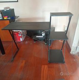 scrivania porta computer 