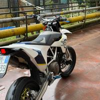 Husqvarna 701 Supermoto