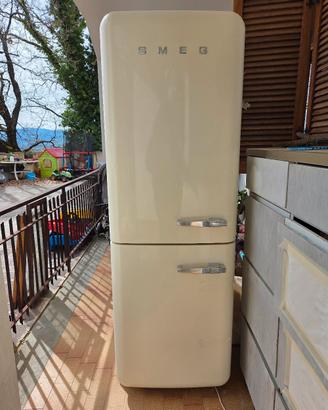 Iconico Smeg Anni '50 Combinato (FAB32) - Panna - 