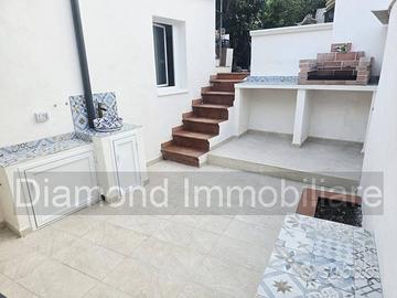 Casa singola con cortile a Torre Archirafi-Riposto