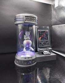Pokemon Action Figure Mewtwo in Incubatrice.